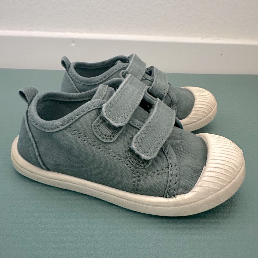 Cat & Jack Toddler Parker Sneaker Canvas Shoe 7
